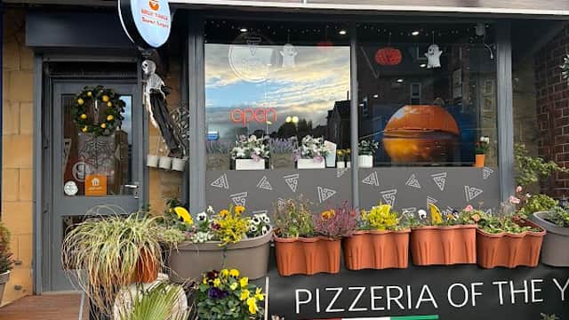 Pizza Triangle Sheffield I Wood Fired Pizza - Takeaway in sheffield