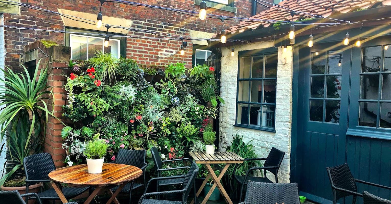 Sanders Yard Bistro