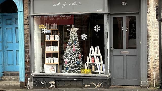M J Hair - Hair Salons in great driffield