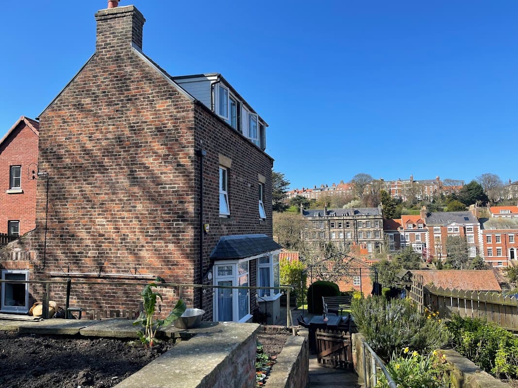 Folly Gardens Camping and Holiday Cottages Whitby