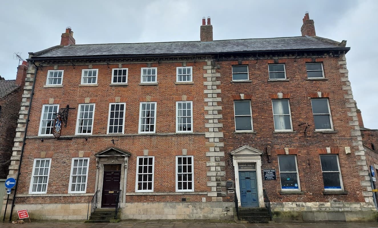 Shann House Hotel