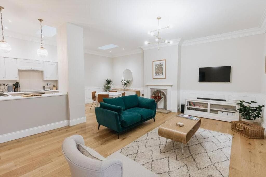 THE OLD SCHOOL ROOMS - The Swaledale, one bed luxury apartment in Richmond, North Yorkshire