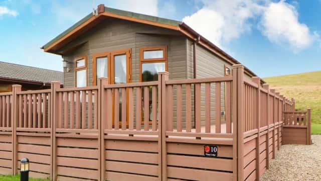 Accommodation at 10 Poppy Lodge in hipswell