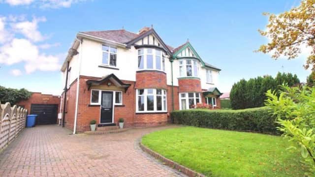 Accommodation at Acacia Breezes - Delightful Scarborough Semi in scarborough