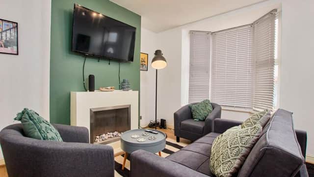 Accommodation at 2BR Hs close to Amazon M1 in sheffield