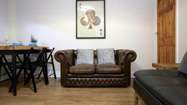 Accommodation at Spacious Stylish Townhouse in leeds