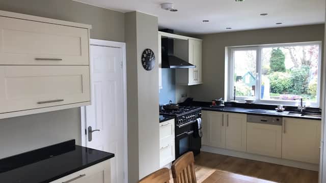 DM decorating & fine finish spraying - Painters & Decorators in moortown