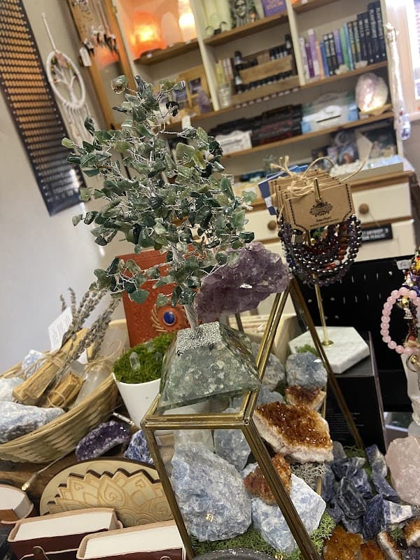 The Hidden Gem - Pontefract. Crystal and well-being store