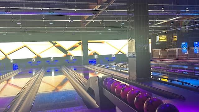 King Pins - Bowling in leeds