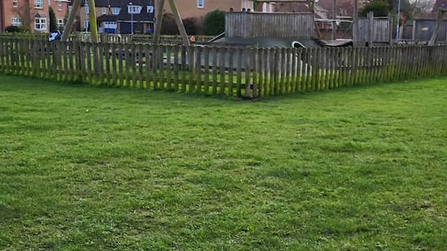 Broadmanor Park - Playgrounds in pocklington