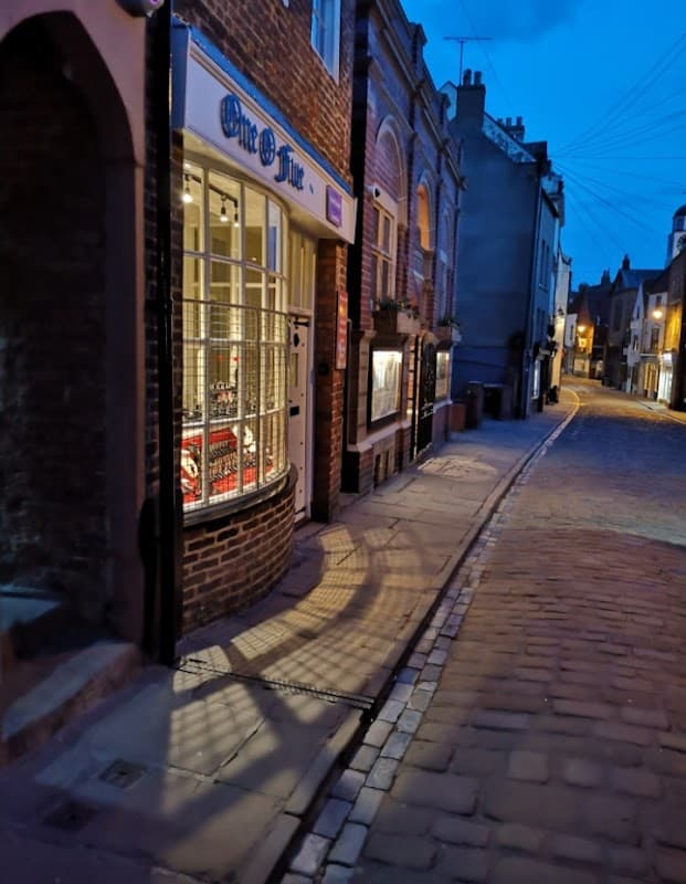One O Five Whitby Jet Shop