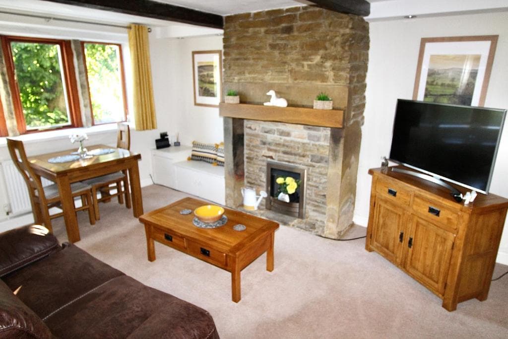 Greendale Cottage - scenery and walks on doorstep