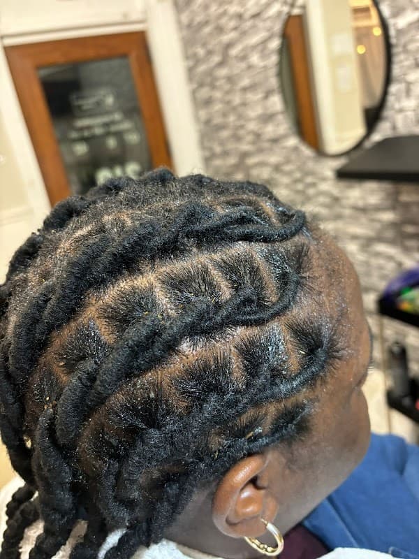 yettyhairss and Afro saloon