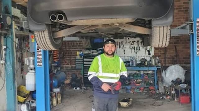 A MOTOR REPAIRS SHEFFIELD - Garages in darnall