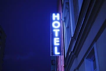 Private Sheffield Robin Hood Departure Transfer - Hotel/Accommodation to Airport