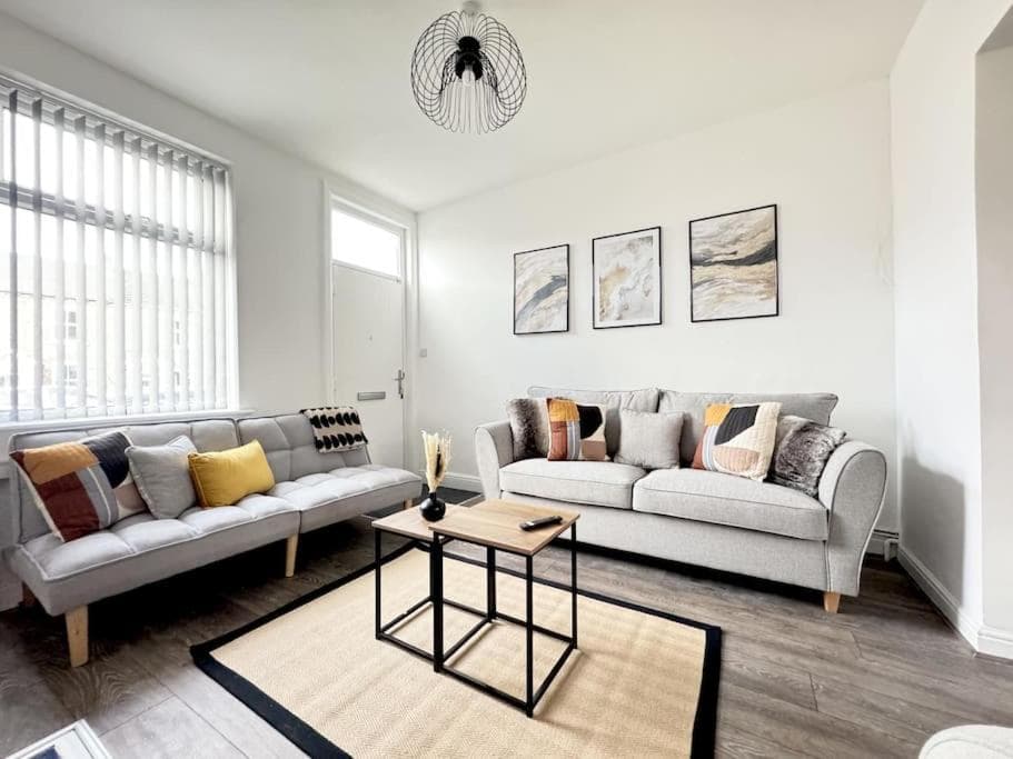 Stylish home in York - Free Wifi & Parking - Close to Racecourse & City Centre, York, Yorkshire