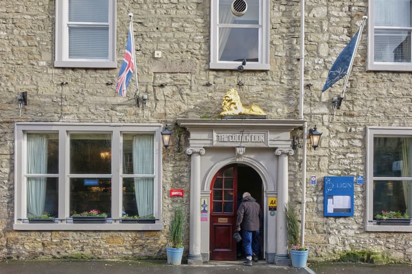 Walk: Settle (The Golden Lion)